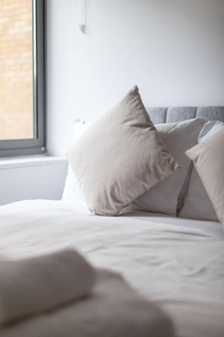 Appartamento Cozy & Stylish 2-bed Flat In Trentham Ct, Londra