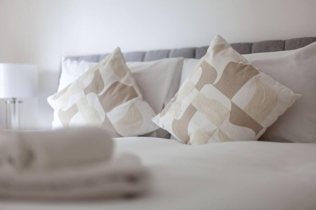 Appartamento Cozy & Stylish 2-bed Flat In Trentham Ct, *